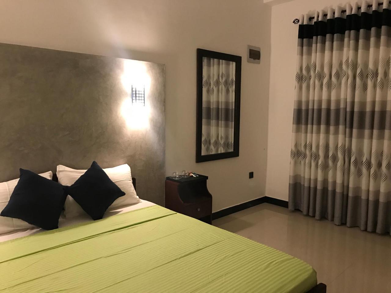 Kingdom Gate Hotel Anuradhapura Kültér fotó