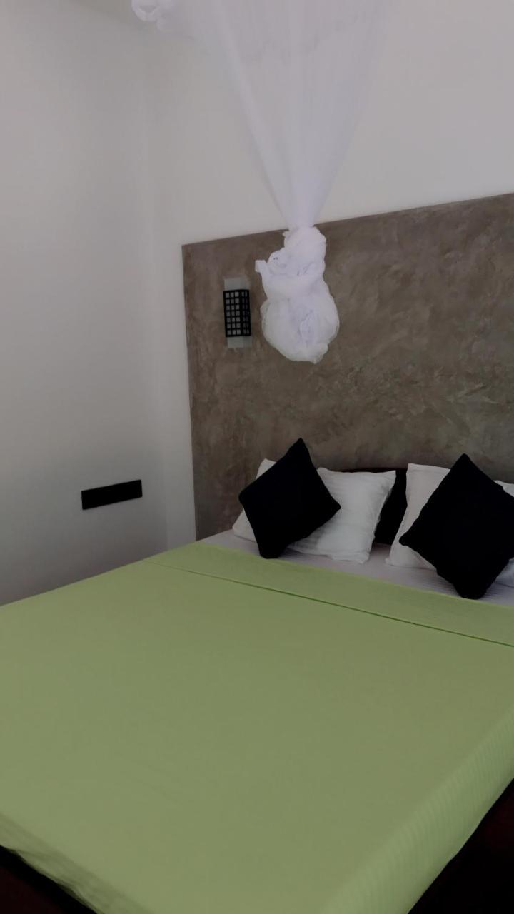 Kingdom Gate Hotel Anuradhapura Kültér fotó